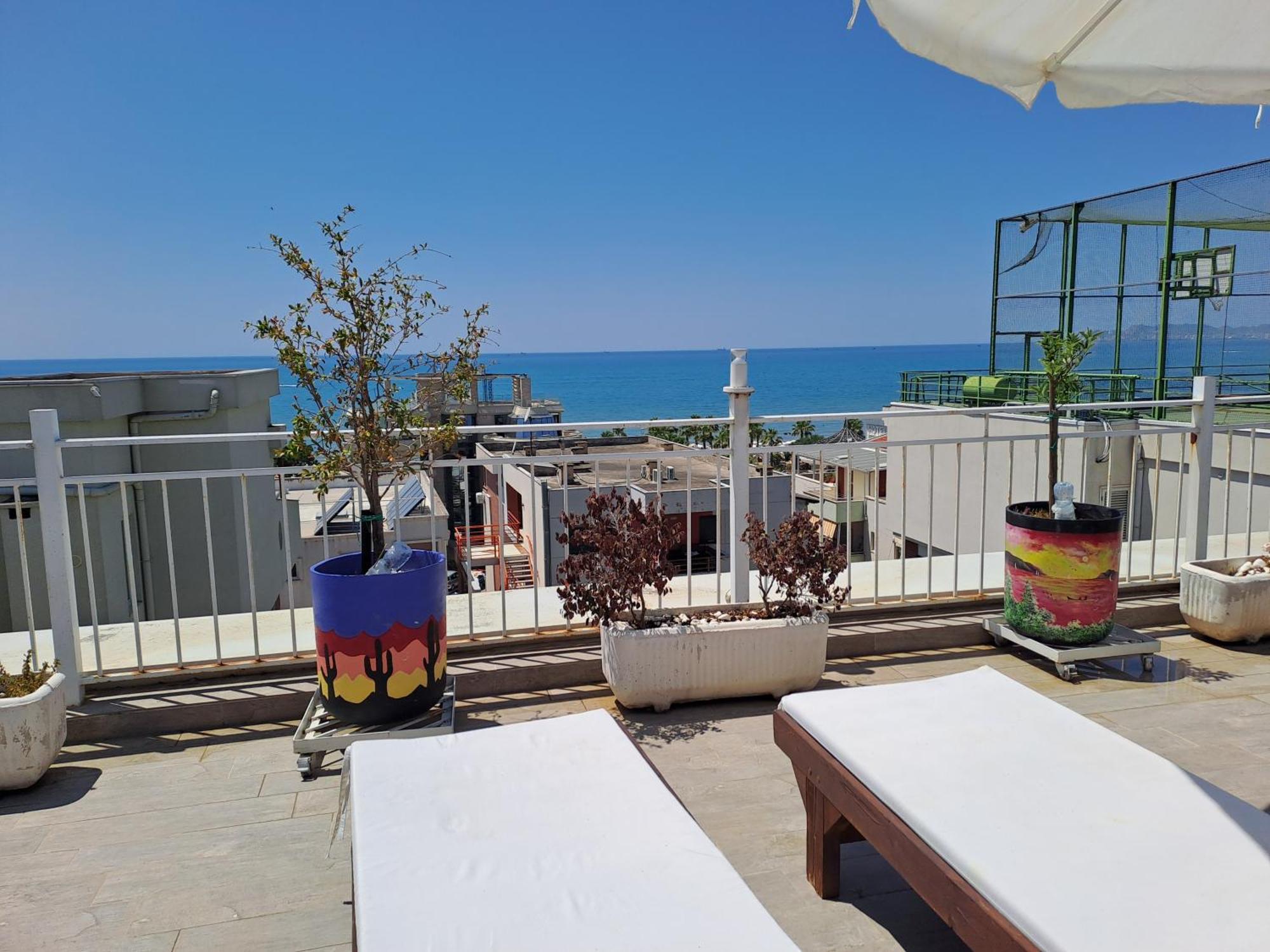 Apartment Paradise Rooftop Golem (Tirana)
